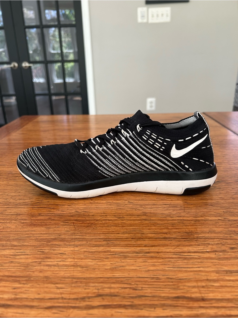 Nike Free Flyknit Black White Comfort Running Shoe Women’s Sz 7.5